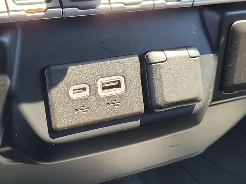 Used 2019 Chevrolet Silverado 1500 RST AWD/4WD image 19