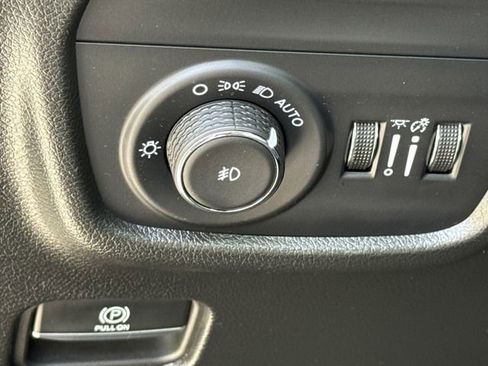 Used 2024 Jeep Grand Cherokee L Limited w/ Luxury Tech Group II image 24