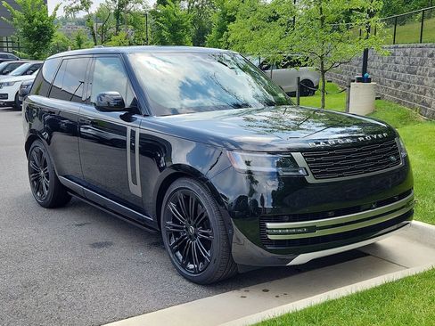 New 2025 Land Rover Range Rover SE image 10