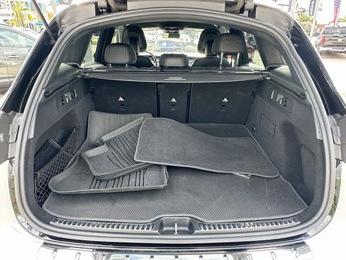 Used 2024 Mercedes-Benz GLC 300 image 26