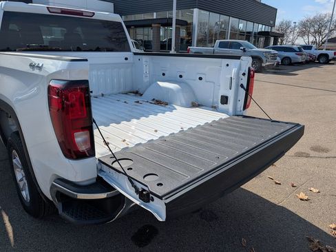 New 2026 GMC Sierra 1500 SLE AWD/4WD image 16
