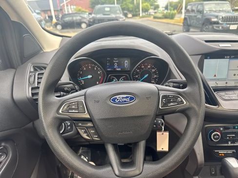 Used 2017 Ford Escape SE w/ Equipment Group 201A AWD/4WD image 16