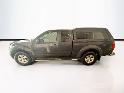 Used 2012 Nissan Frontier SV w/ SV Premium Utility Pkg AWD/4WD image 9