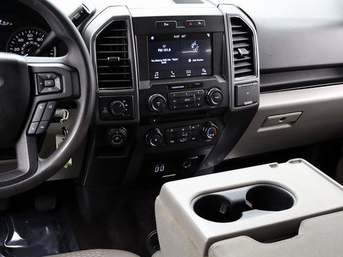 Used 2018 Ford F150 XLT w/ Trailer Tow Package image 15