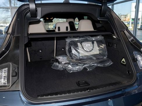 Used 2026 BMW iX xDrive45 w/ Premium Package image 11