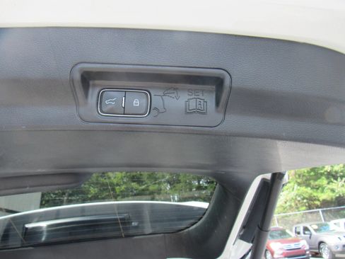 Used 2021 Ford Explorer XLT w/ Equipment Group 202A AWD/4WD image 29