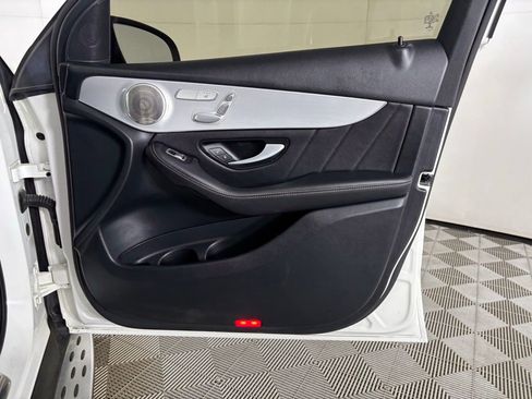 Used 2021 Mercedes-Benz GLC 300 image 27