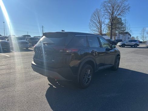 Used 2023 Nissan Rogue S image 5