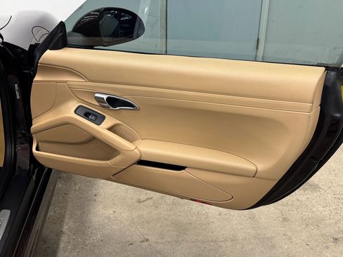 Used 2016 Porsche Cayman image 14