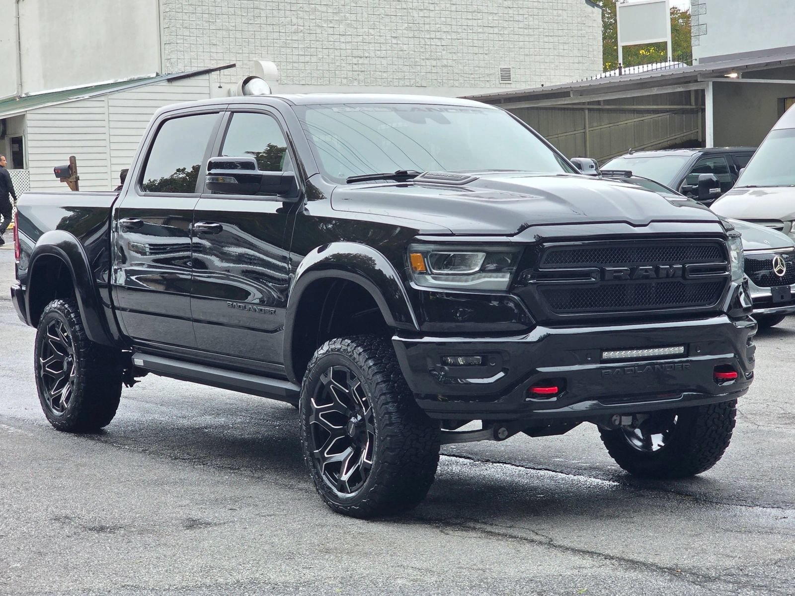 Used 2024 RAM 1500 Laramie AWD/4WD image 9