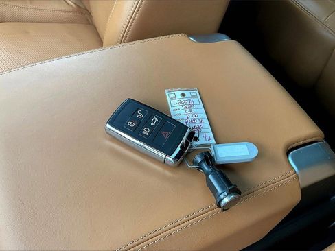 Certified 2023 Land Rover Defender 130 SE image 36