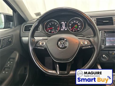 Used 2018 Volkswagen Jetta SE image 6