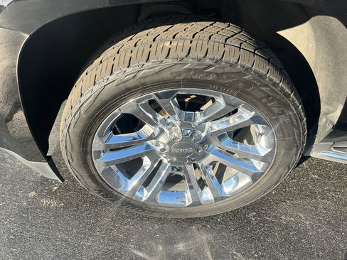 Used 2018 GMC Yukon XL SLT w/ Premium Edition AWD/4WD image 50