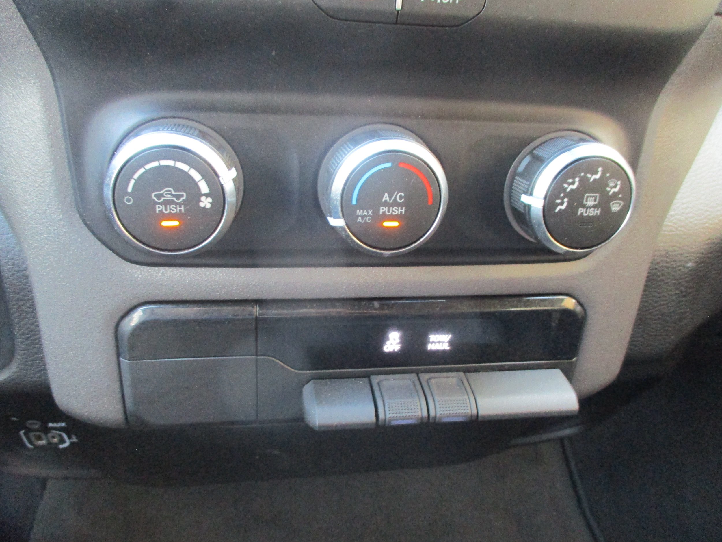Used 2023 RAM 1500 Tradesman AWD/4WD image 11