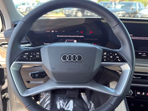 Used 2025 Audi Q5 Premium Plus w/ Premium Plus AWD/4WD image 15
