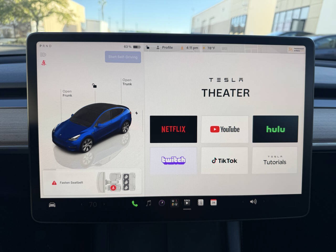 Used 2024 Tesla Model Y Long Range AWD/4WD image 12