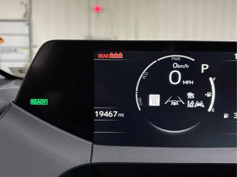 Certified 2025 Toyota Prius XLE FWD image 11