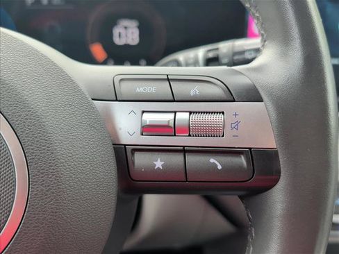 Used 2024 Hyundai Kona SEL AWD/4WD image 18
