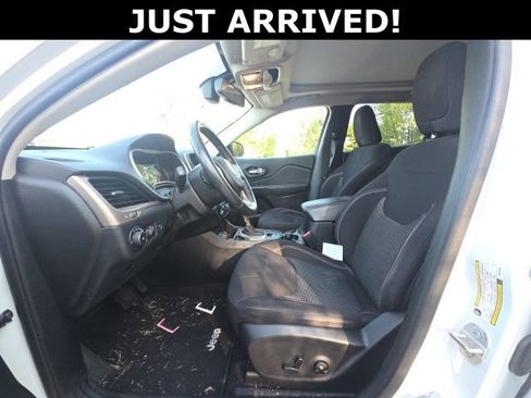 Used 2016 Jeep Cherokee 75th Anniversary FWD image 11