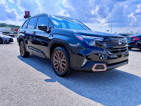 Used 2025 Subaru Forester Sport AWD/4WD image 2