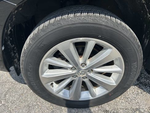 Used 2010 Toyota Highlander Limited image 10