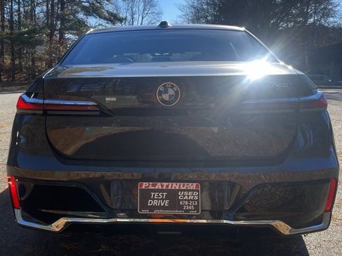 Used 2023 BMW 740i w/ Parking Assistance Package image 8