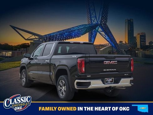 Used 2025 GMC Sierra 1500 SLT AWD/4WD image 5