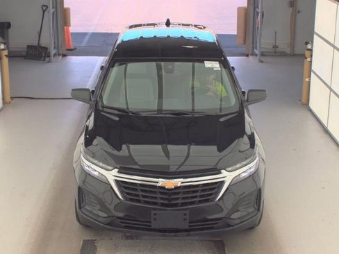 Used 2024 Chevrolet Equinox LS w/ LS Convenience Package FWD image 2