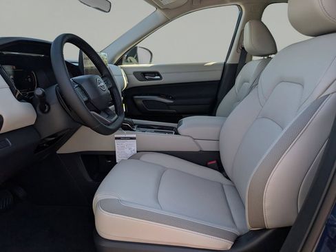 New 2026 Nissan Pathfinder SL FWD image 17