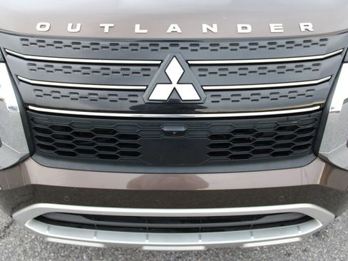 Used 2022 Mitsubishi Outlander SEL image 55