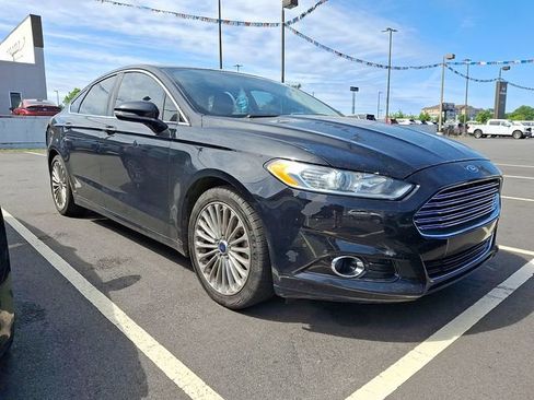 Used 2016 Ford Fusion Titanium FWD image 2