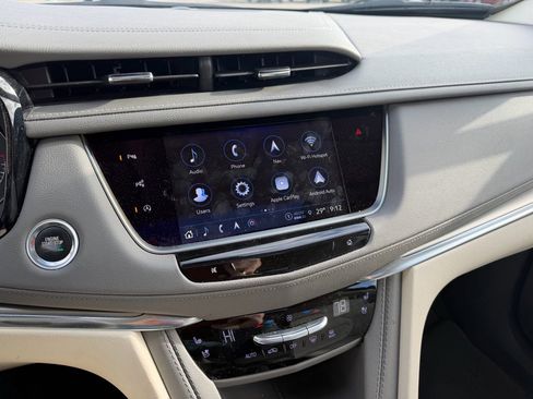 Certified 2023 Cadillac XT5 Premium Luxury w/ Technology Package image 9