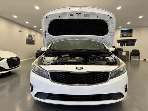 Used 2017 Kia Forte S FWD image 38