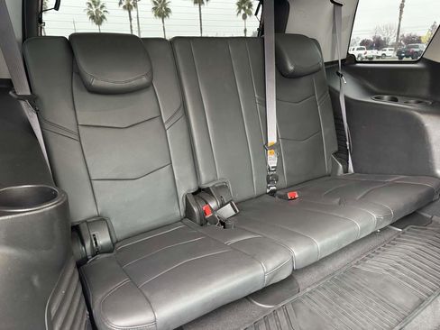 Used 2017 Cadillac Escalade Luxury image 19
