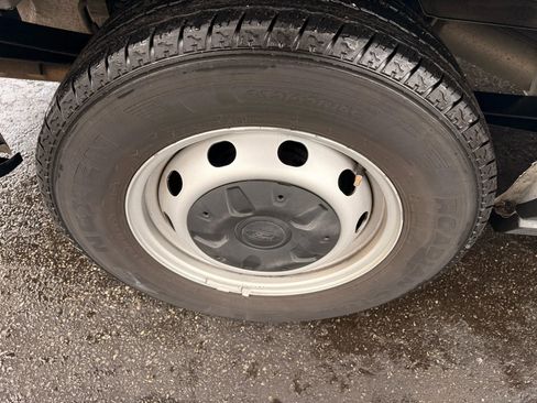 Used 2019 Ford Transit 150 XL image 30