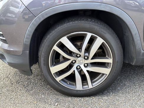 Used 2018 Honda Pilot Touring image 10
