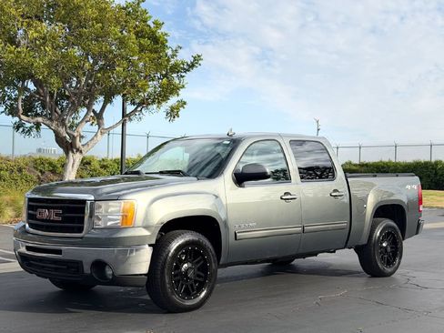 Used 2011 GMC Sierra 1500 SLT w/ SLT Convenience Package AWD/4WD image 1