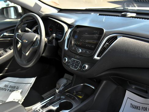 Used 2024 Chevrolet Malibu LT FWD image 39
