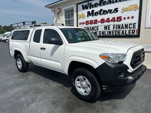 Used 2020 Toyota Tacoma SR RWD image 2