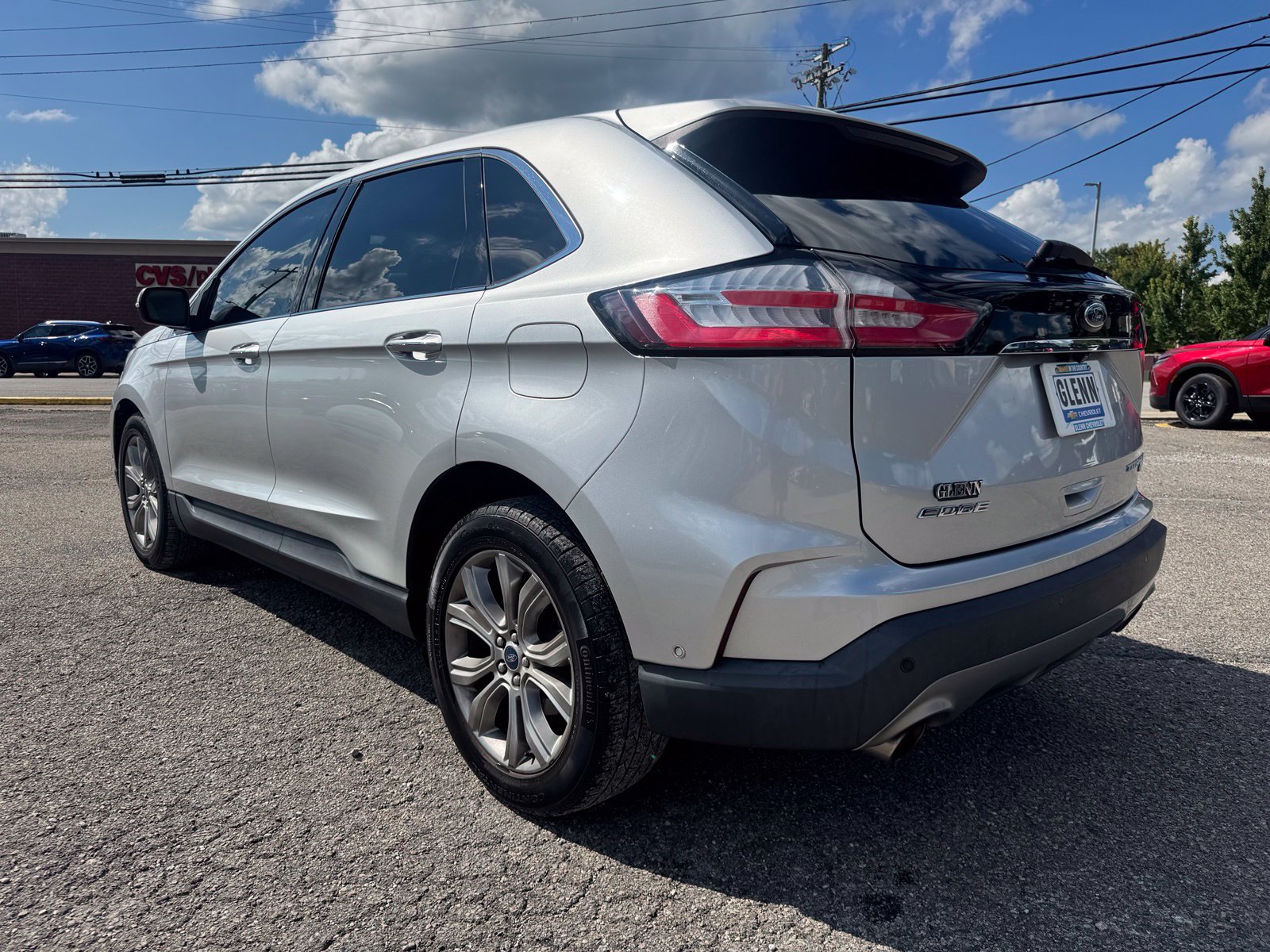 Used 2019 Ford Edge Titanium w/ Equipment Group 301A FWD image 4