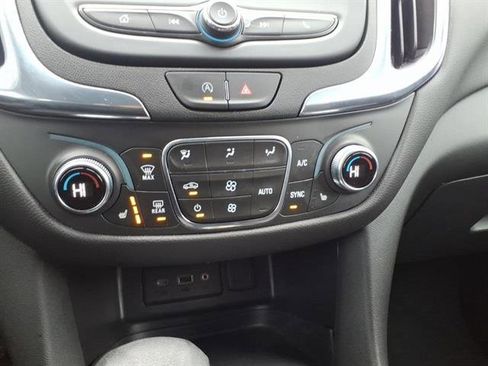 Certified 2024 Chevrolet Equinox LT w/ LPO, Floor Liner Package image 18