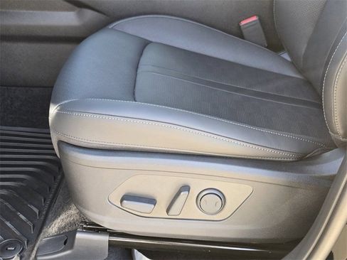 New 2026 Kia Sorento S FWD image 19