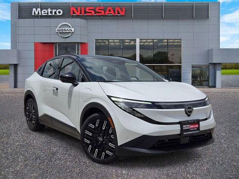 New 2026 Nissan Leaf Platinum+ FWD image 1