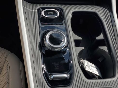 New 2026 Jeep Cherokee Overland image 36