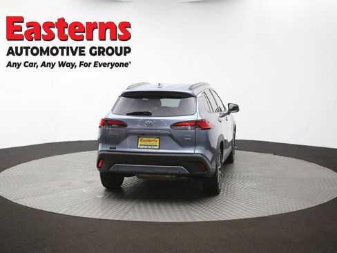 Used 2022 Toyota Corolla Cross XLE w/ Convenience Package AWD/4WD image 39