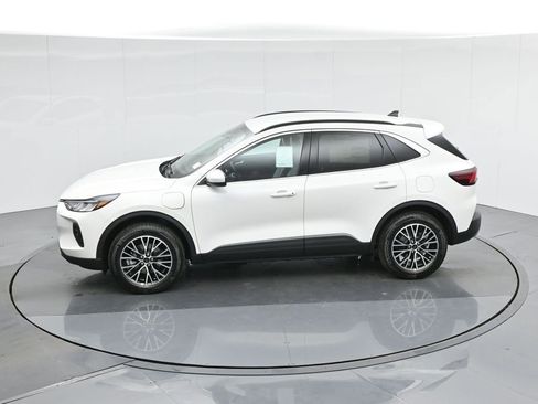 New 2025 Ford Escape SE image 45