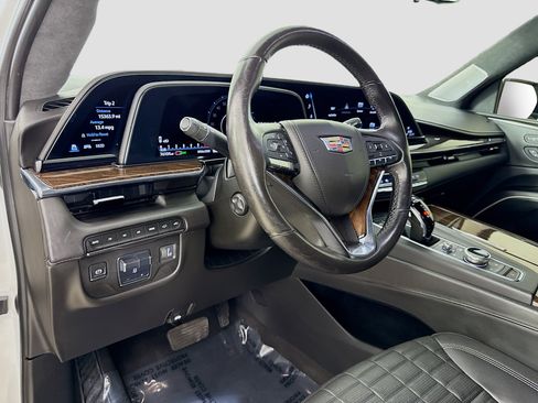 Used 2023 Cadillac Escalade ESV Sport Platinum w/ Heavy-Duty Trailer Package AWD/4WD image 11