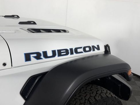 Certified 2025 Jeep Wrangler Unlimited Rubicon 4xe w/ Convenience Group AWD/4WD image 11