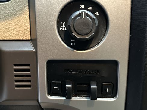 Used 2013 Ford F150 XLT w/ Luxury Equipment Group AWD/4WD image 32