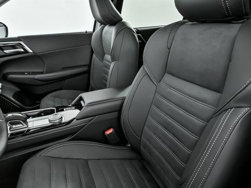 New 2026 Mitsubishi Outlander SE AWD/4WD image 12